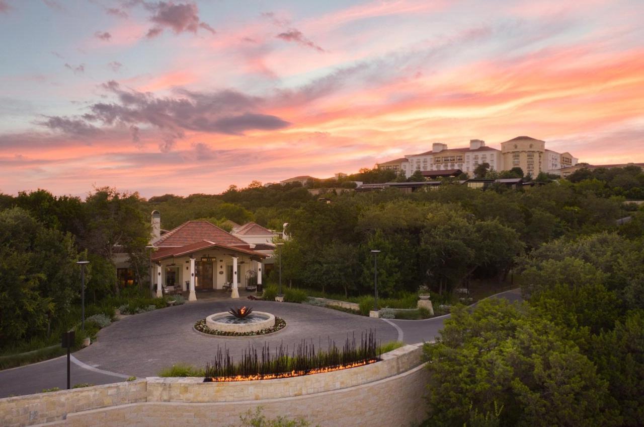 At La Cantera & 4*